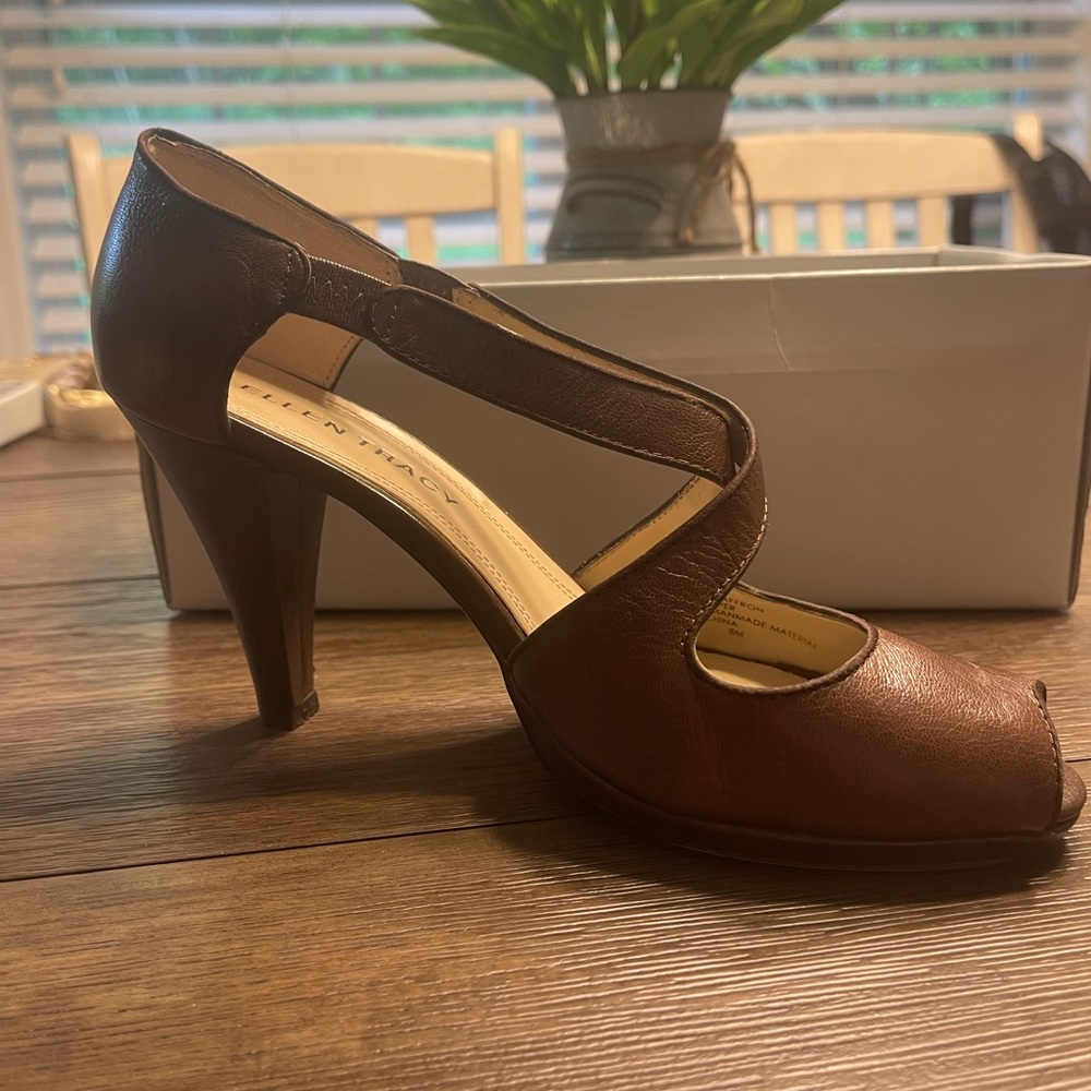 Ellen Tracy Shoes